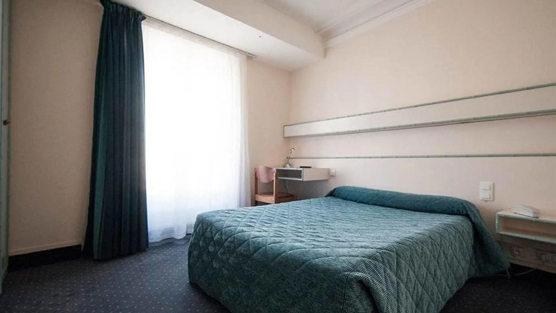 Hotel Ibis Styles Gare De Lyon Bastille 3*