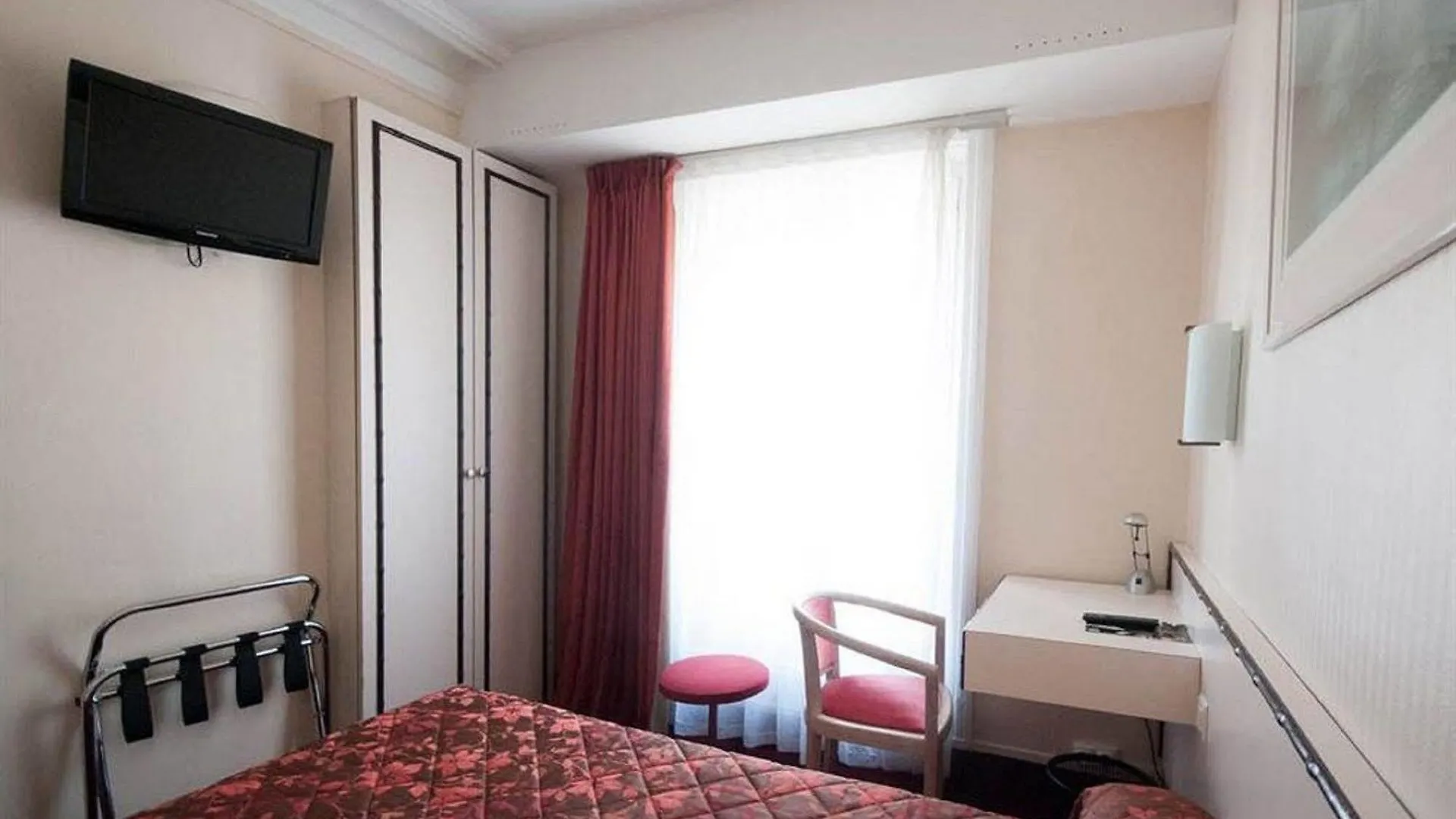 Ibis Styles Gare De Lyon Bastille 3*