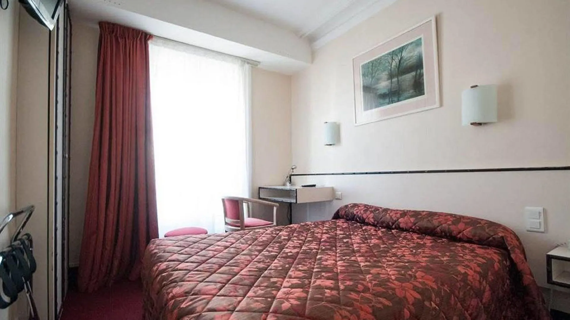 Hotel Ibis Styles Gare De Lyon Bastille 3*